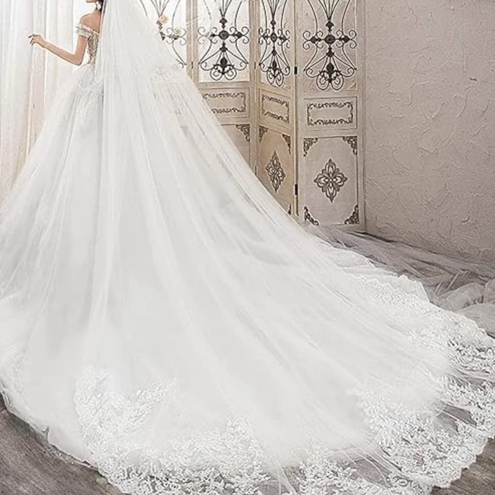 Elegant White Wedding Dress